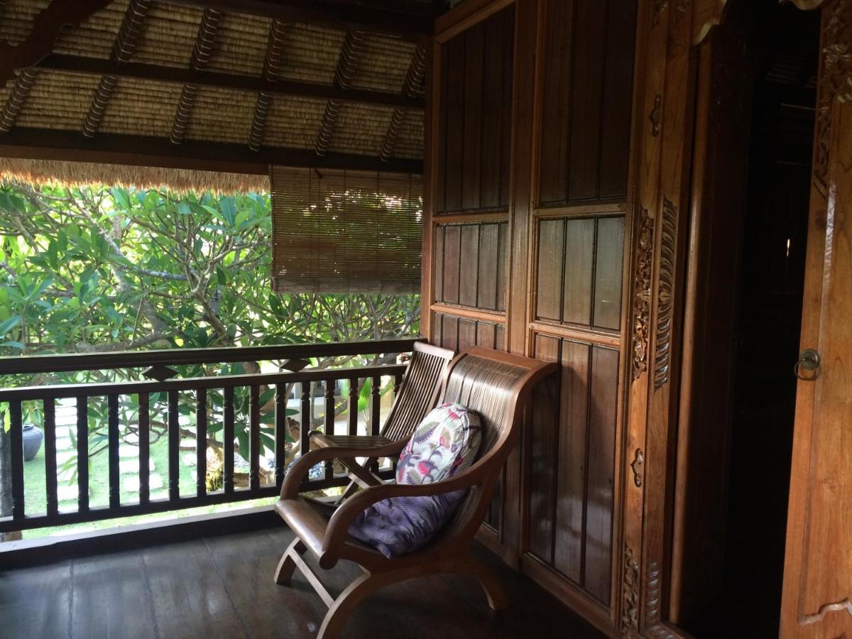 Singko Lovina Bed & Breakfast Exterior photo