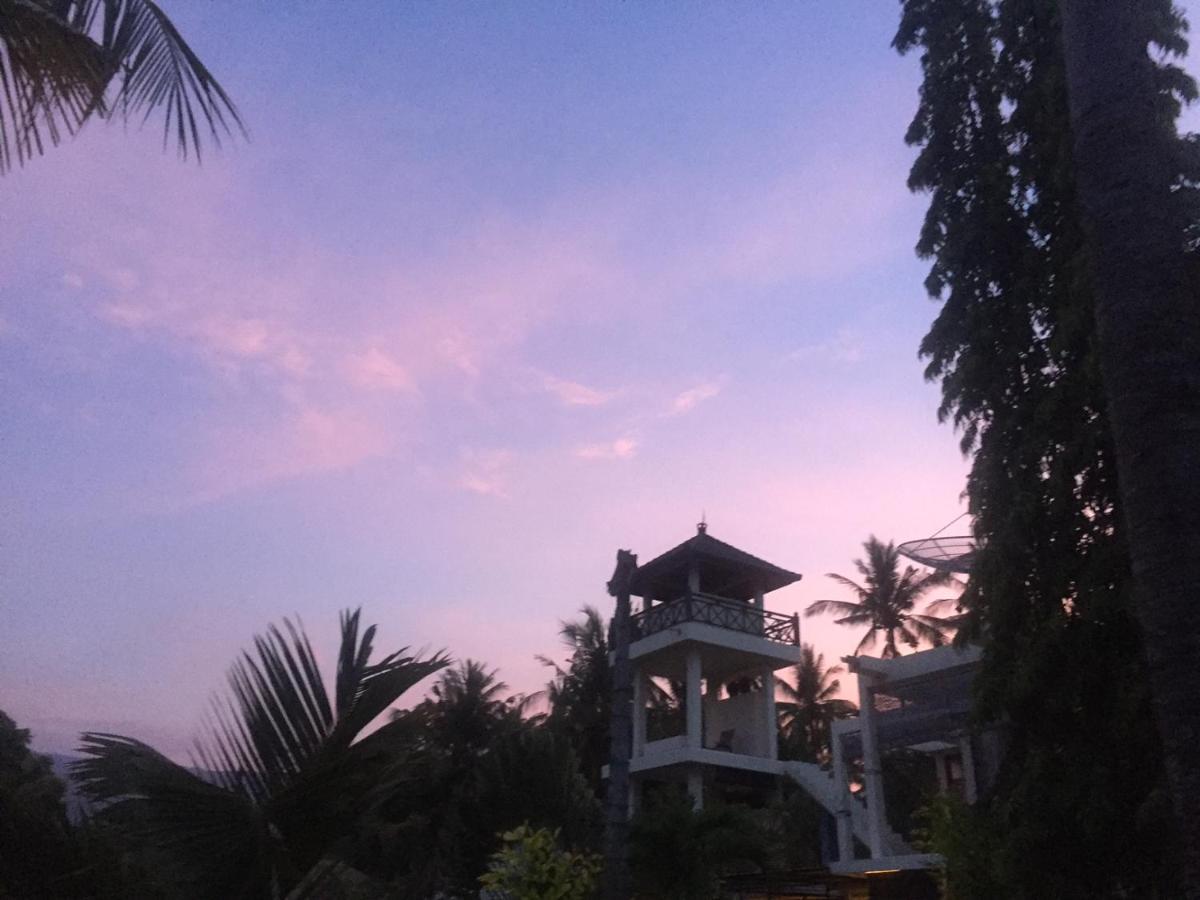 Singko Lovina Bed & Breakfast Exterior photo